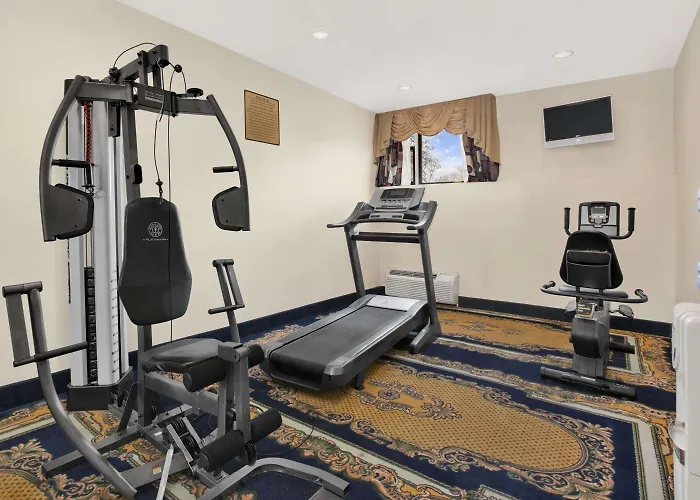 Ramada By Wyndham East Orange