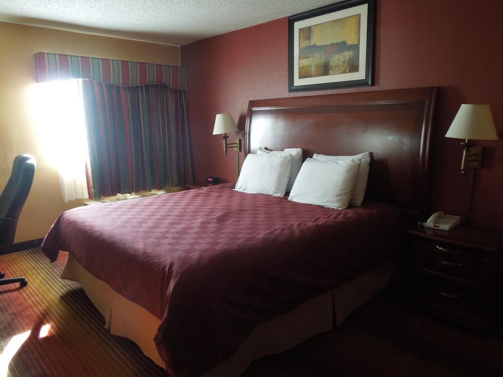 Hotel Ramada By Wyndham East Orange