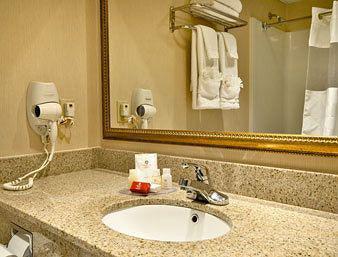 Hotel Ramada By Wyndham East Orange